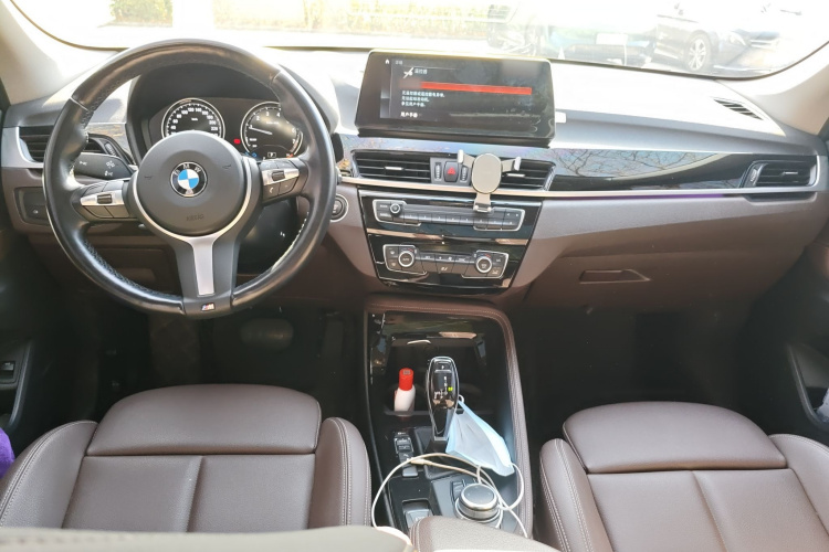 宝马X1 2022款 sDrive20Li 尊享型中控内饰12