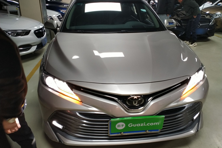 丰田 凯美瑞 2018款 2.0G 豪华版车身外观2