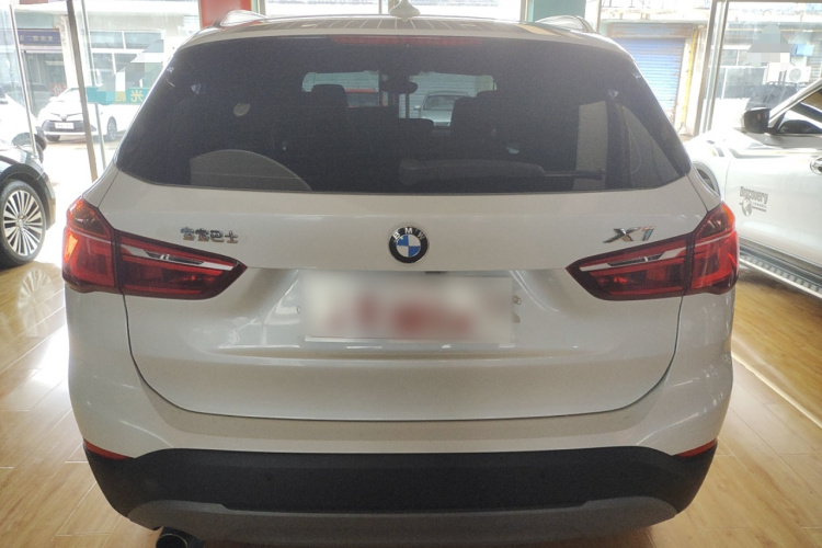宝马X1 2018款 sDrive18Li 时尚型车身外观6004