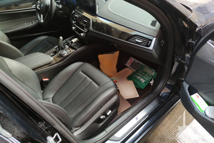 宝马5系 2018款 525Li M运动套装局部细节9005