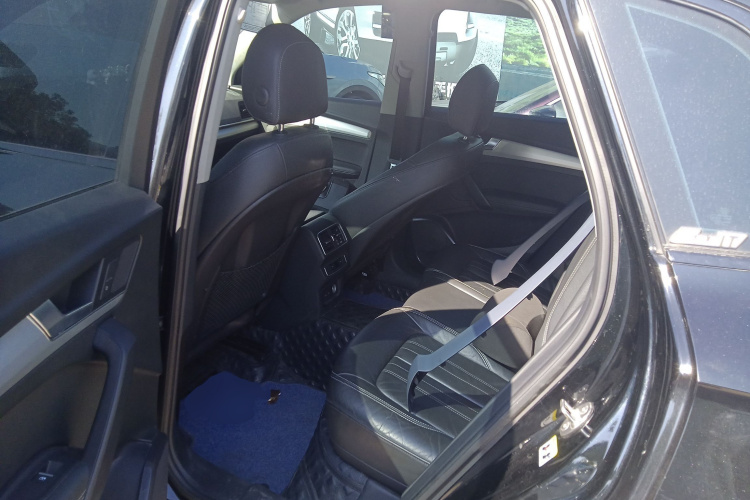 奥迪Q5L 2020款 改款 40 TFSI 荣享时尚型中控内饰21