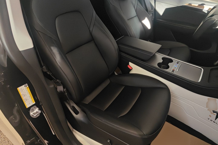 特斯拉 Model Y 2022款 改款 后轮驱动版局部细节41