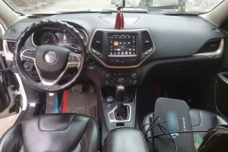Jeep 自由光 2016款 2.4L 75周年致敬版中控内饰7002