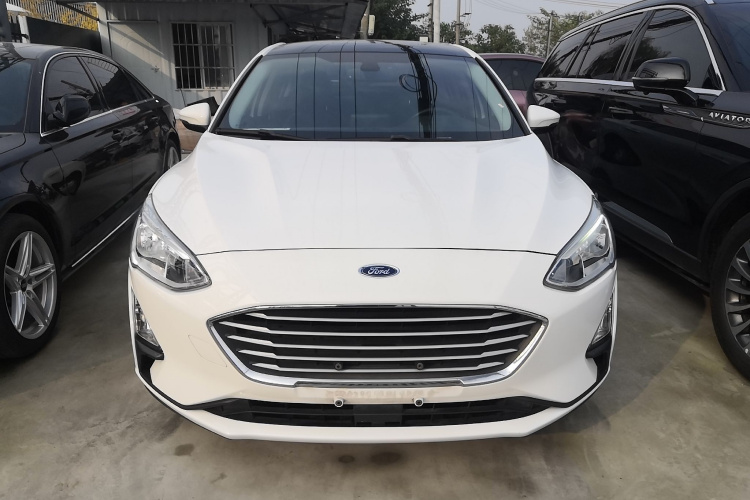 福特 福克斯 2019款 三厢 EcoBoost 180 自动锋潮型车身外观2