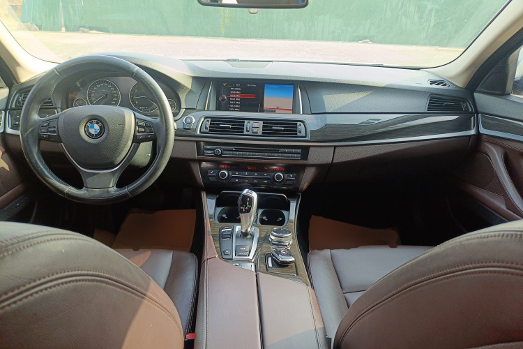 宝马5系 2014款 525Li 豪华设计套装中控内饰7002