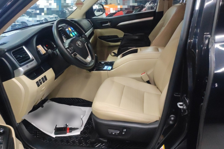 丰田 汉兰达 2021款 2.0T 四驱精英版 7座中控内饰19