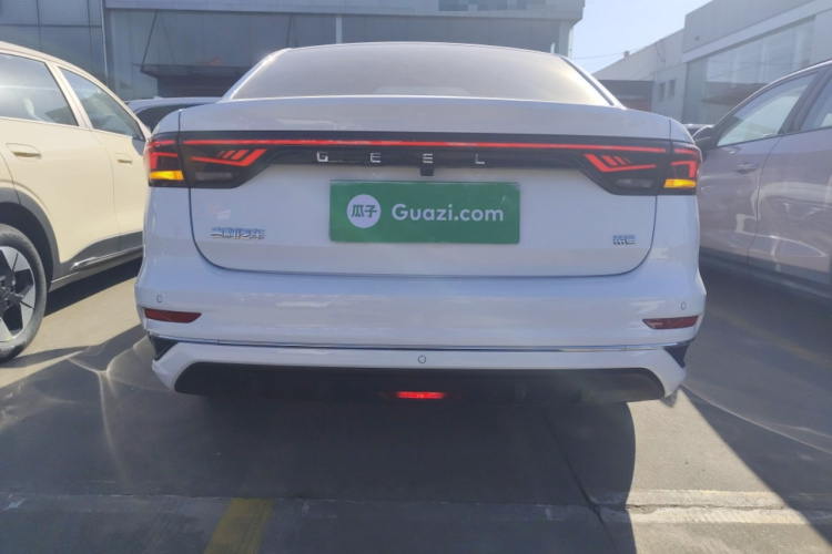 吉利汽车 帝豪 2025款 第4代 1.5L CVT旗舰型车身外观6