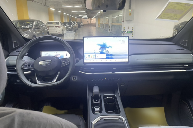 吉利汽车 豪越L 2024款 2.0T DCT尊贵型中控内饰7001