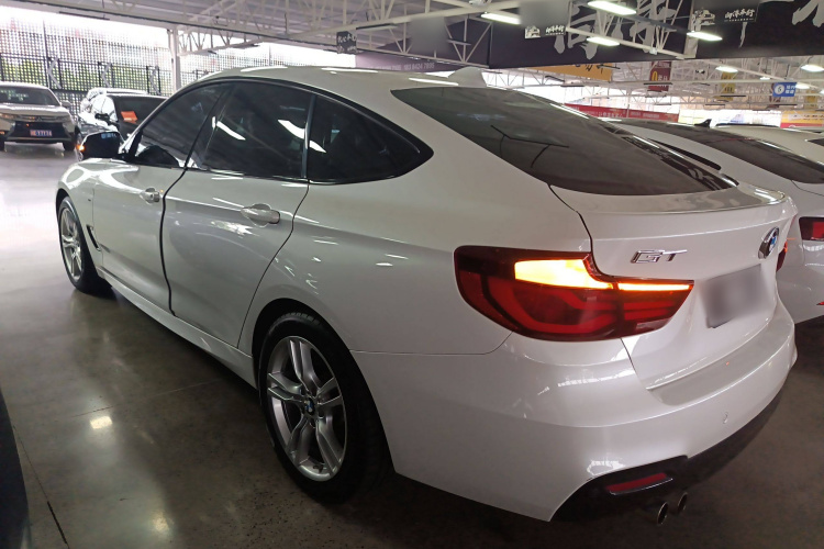 宝马3系GT 2019款 320i M运动套装车身外观6003