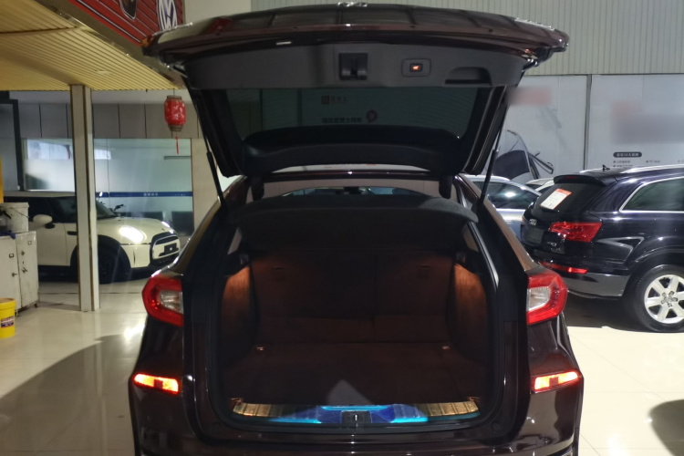 本田 冠道 2017款 370TURBO 四驱尊享版机舱底盘23