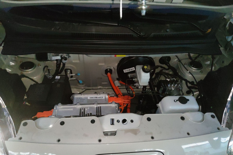 五菱汽车 宏光MINIEV 2025款 四门版 进阶款机舱底盘24