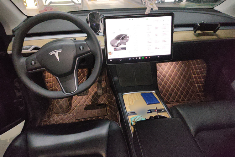 特斯拉 Model Y 2022款 后轮驱动版中控内饰12