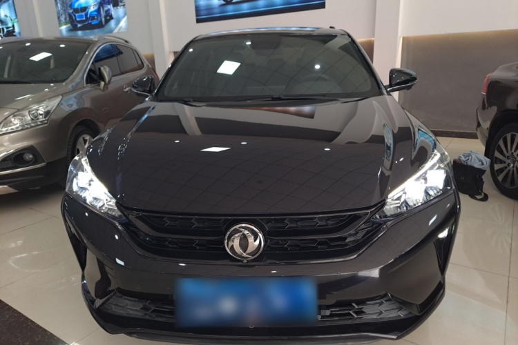 东风风神 奕炫 2020款 230T 自动炫酷曜夜骑士版车身外观2