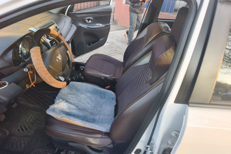 丰田 YARiS L 致炫 2014款 1.3E 手动魅动版中控内饰19