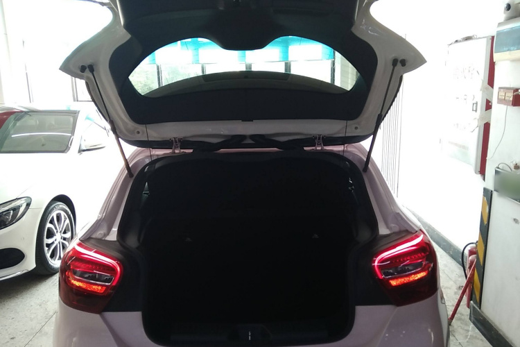 奔驰A级(进口) 2016款 A 180局部细节23