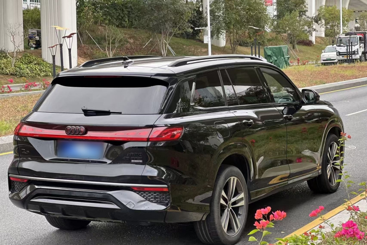 奥迪Q6 2023款 45 TFSI quattro 齐云型 飞骑套装车身外观6006