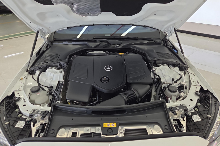 奔驰C级 2025款 C 200 L 运动版机舱底盘24