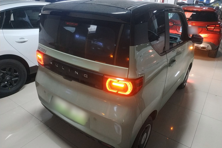 五菱汽车 宏光MINIEV 2021款 马卡龙臻享款 磷酸铁锂车身外观6005