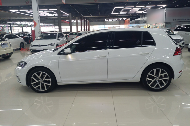 大众 高尔夫 2020款 200TSI DSG舒适进取版车身外观4