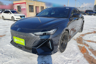 长安UNI-V 2022款 1.5T 尊贵型