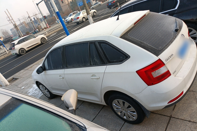 斯柯达 昕动 2018款 1.6L 自动标准版车身外观4