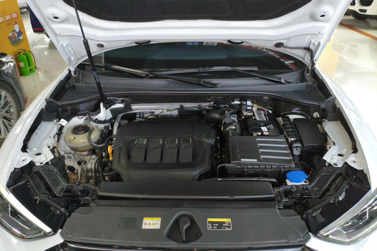 奥迪Q3 Sportback 2023款 40 TFSI 时尚型机舱底盘24