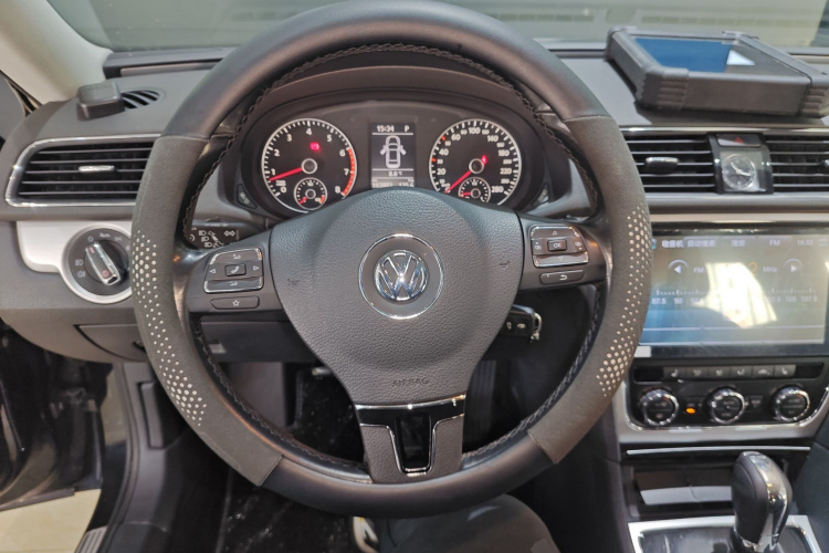 大众 帕萨特 2015款 1.4TSI DSG尊荣版中控内饰13
