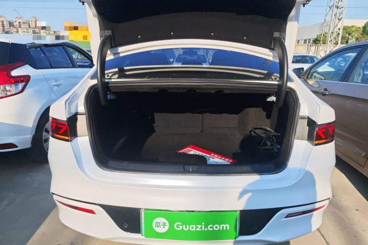 比亚迪 秦PLUS 2021款 DM-i 55KM 旗舰型局部细节23