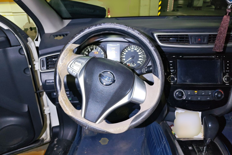 日产 逍客 2016款 2.0L CVT精英版中控内饰13