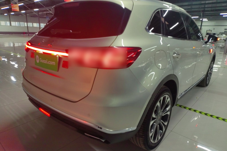 红旗HS5 2019款 2.0T 智联旗享四驱版车身外观7