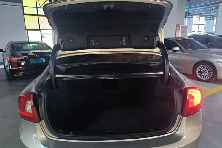 沃尔沃S60 2014款 S60L 2.0T 智远版局部细节23