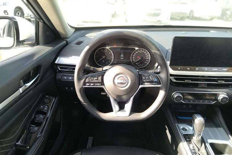 日产 天籁 2022款 2.0T XL 进享版中控内饰13