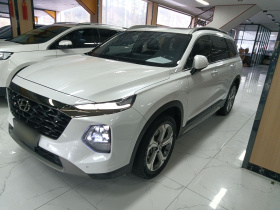 现代 胜达 2023款 旅行家 380T GDi 自动两驱GLX精英版