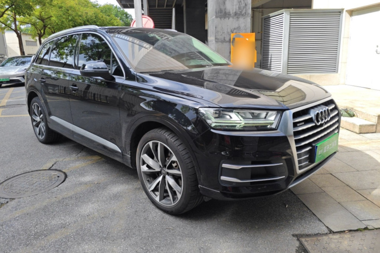 奥迪Q7 2019款 55 TFSI 技术型车身外观3