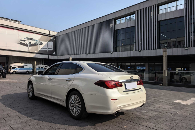 英菲尼迪Q70 2019款 Q70L 2.0T 悦享版车身外观6004