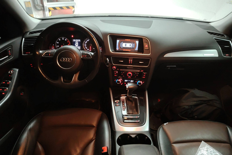 奥迪Q5 2016款 40 TFSI 技术型中控内饰7002