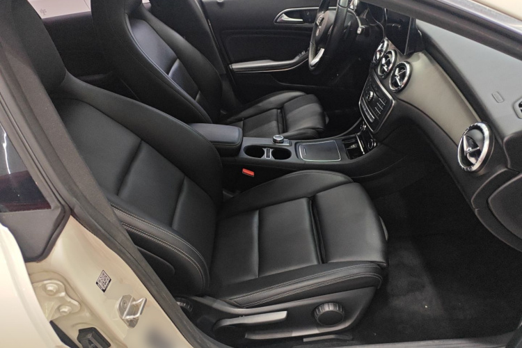 奔驰CLA 2017款 CLA 200 动感型局部细节41