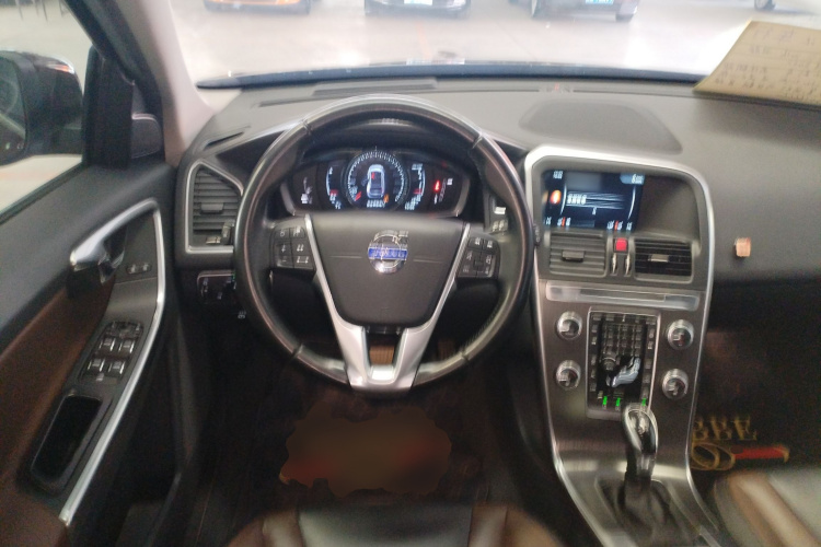沃尔沃XC60 2015款 T5 AWD 智远版中控内饰13