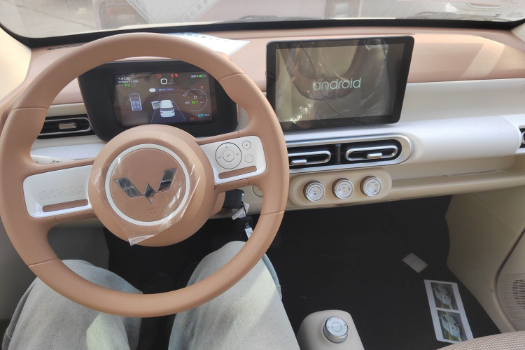 五菱汽车 宏光MINIEV 2024款 第三代 215km 青春版中控内饰12