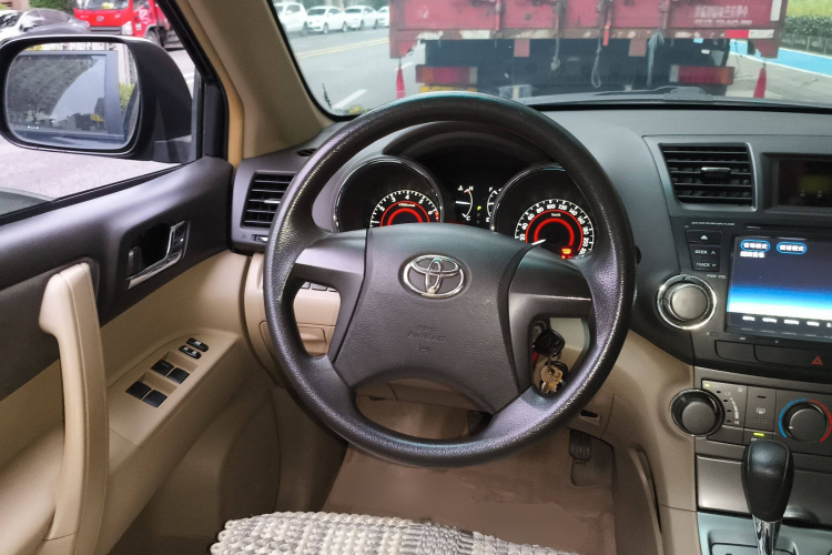 丰田 汉兰达 2011款 2.7L 两驱7座精英版局部细节13