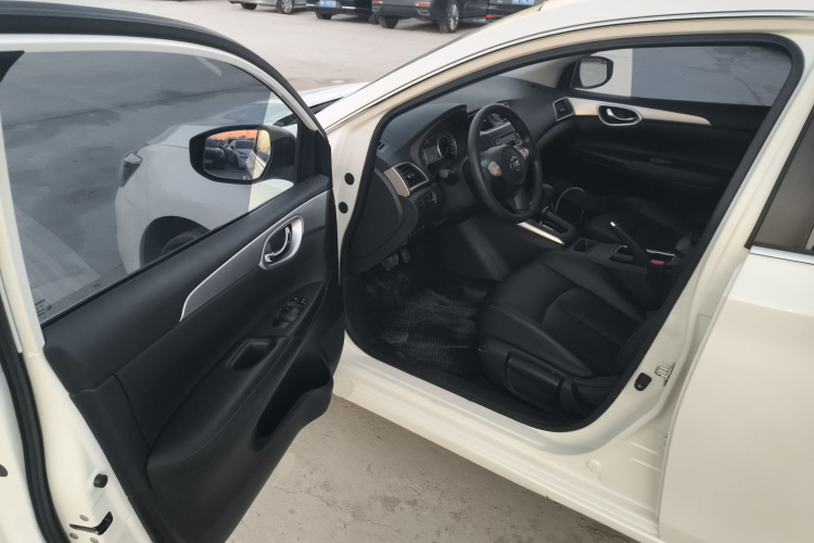 日产 轩逸 2021款 经典 1.6XE CVT专享版中控内饰20