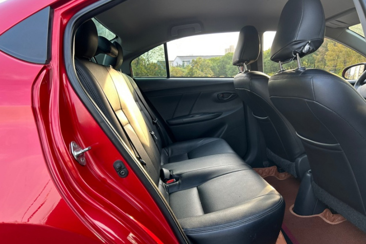 丰田 威驰 2019款 1.5L CVT创行版中控内饰7010