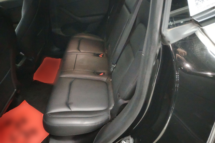 特斯拉 Model Y 2021款 标准续航后驱版中控内饰21