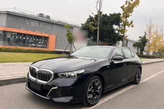 宝马5系 2025款 530Li 尊享型 M运动套装