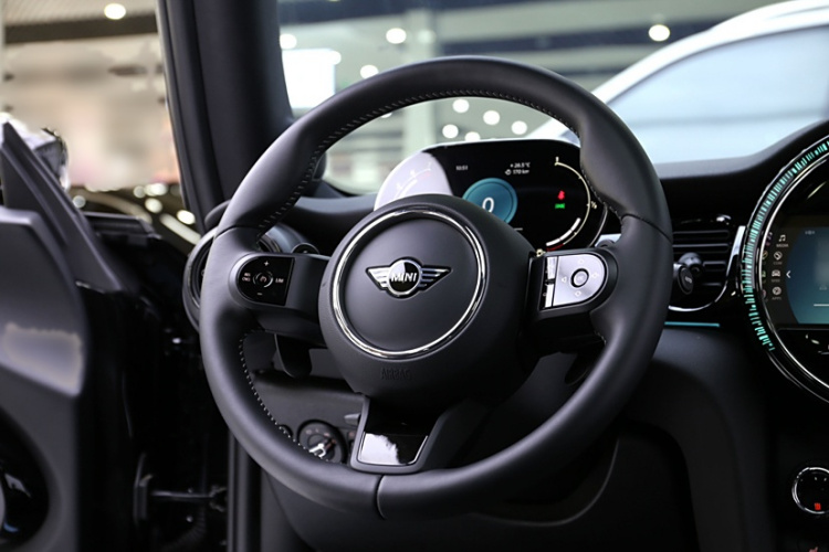 MINI 2023款 改款 2.0T COOPER S 艺术家局部细节13