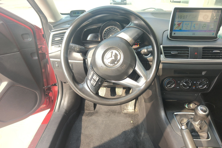 马自达3 昂克赛拉 2016款 三厢 1.5L 手动舒适型中控内饰13