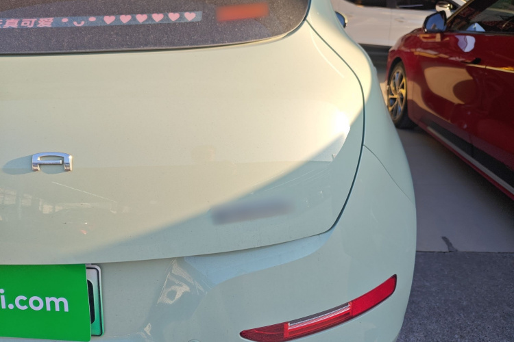 欧拉好猫 2023款 401km标准续航 豪华型 磷酸铁锂车身外观9