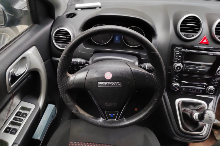 哈弗H6 2014款 升级版 2.0T 柴油 手动两驱都市型中控内饰13