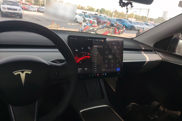 特斯拉 Model Y 2022款 改款 后轮驱动版中控内饰7002