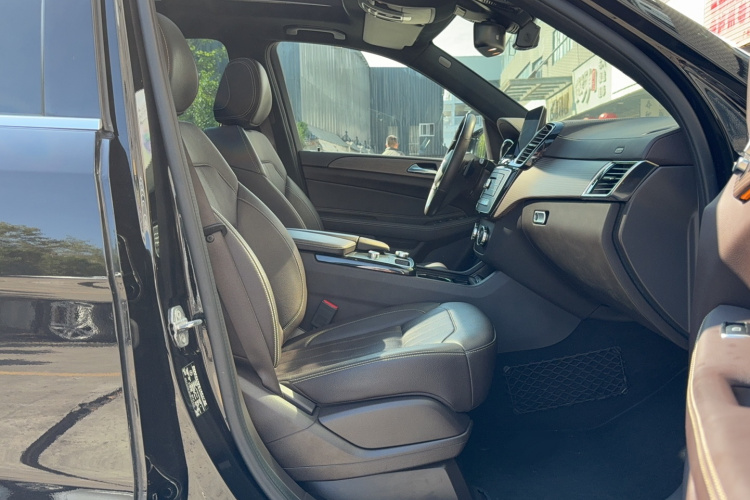 奔驰GLE 2018款 GLE 320 4MATIC 动感型臻藏版中控内饰7007
